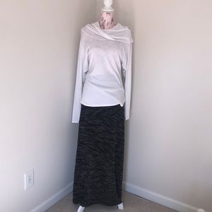 maxi long black skirt and white sweater